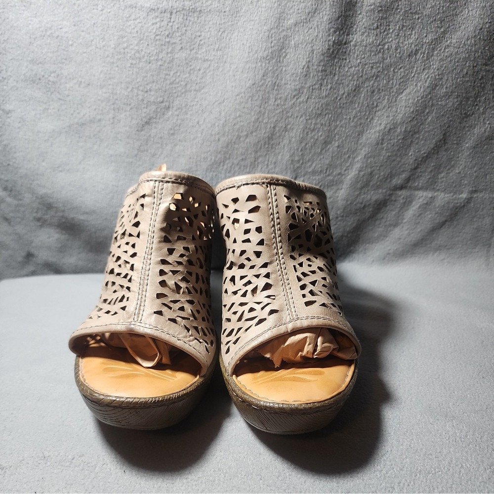 Born Wedge Laser Cut Sandals Shoes Taupe Women's Size 11M Leather 3.5" Heel